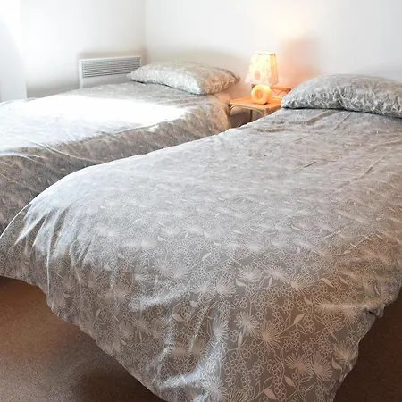 Three-bedroom Holiday In Gorges Gorges (Normandy)