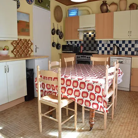 Three-bedroom Holiday In Gorges